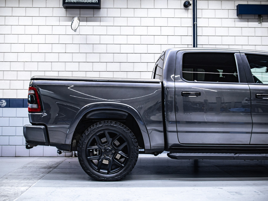 Dodge Ram 1500 Laramie Night Edition