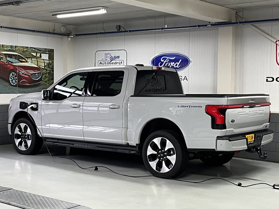 Ford F-150 Lightning Platinum Extended Range (510km) SuperCrew | BPM VRIJ | Trekhaak | Panodak | VOORRAADAUTO