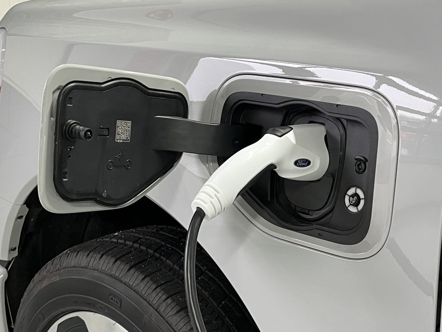 Ford F-150 Lightning Platinum Extended Range (510km) SuperCrew | BPM VRIJ | Trekhaak | Panodak | VOORRAADAUTO