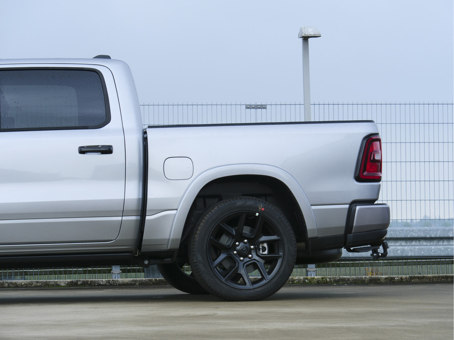 Dodge Ram 1500 | Laramie | Premium Night | 3.0L I6 Hurricane | Crew Cab | 4X4 |