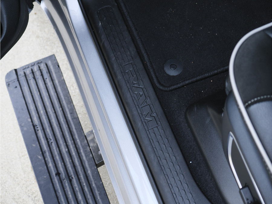 Dodge Ram 1500 | Laramie | Premium Night | 3.0L I6 Hurricane | Crew Cab | 4X4 |