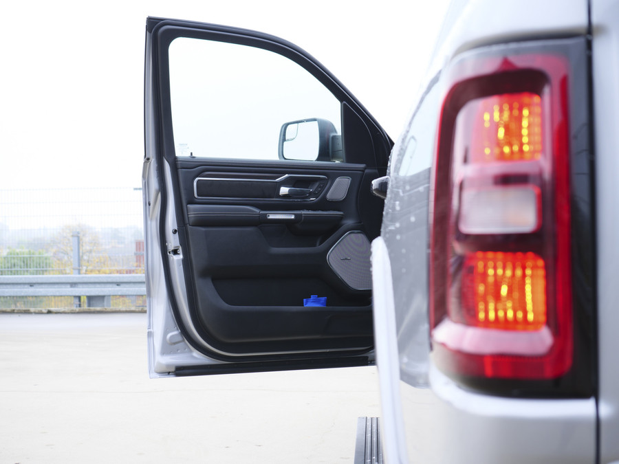 Dodge Ram 1500 | Laramie | Premium Night | 3.0L I6 Hurricane | Crew Cab | 4X4 |