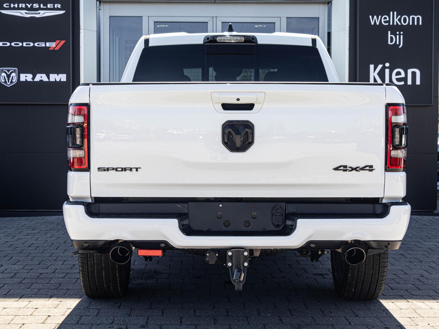 Dodge RAM 1500 5.7 V8 4x4 Crew Cab Sport Night edition