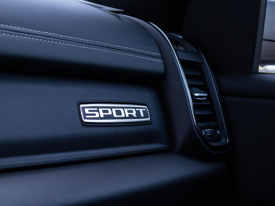 Dodge RAM 1500 5.7 V8 4x4 Crew Cab Sport Night edition
