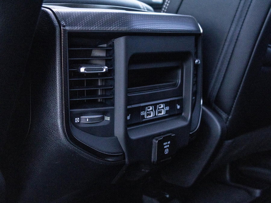 Dodge RAM 1500 5.7 V8 4x4 Crew Cab Sport Night edition