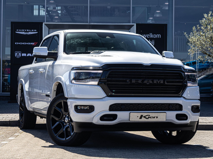 Dodge RAM 1500 5.7 V8 4x4 Crew Cab Sport Night edition