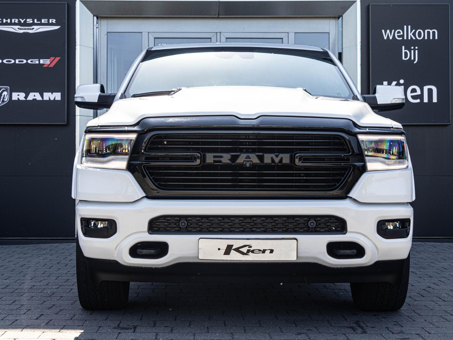 Dodge RAM 1500 5.7 V8 4x4 Crew Cab Sport Night edition