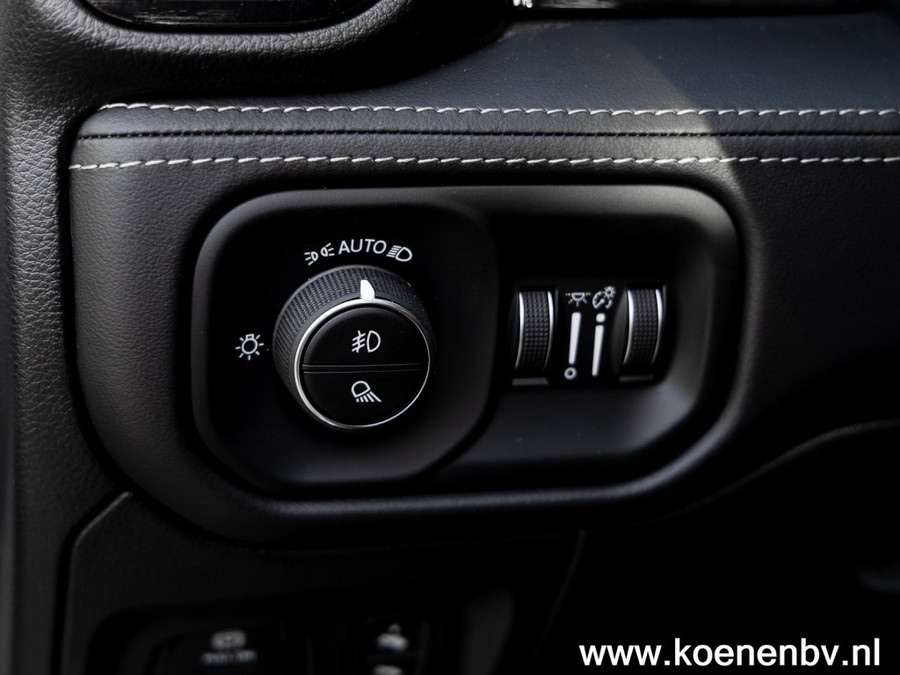 Dodge Ram Pickup Limited Night MY25 540pk Multi Function Tailgate LPG Retrax SUPERAKTIE!!