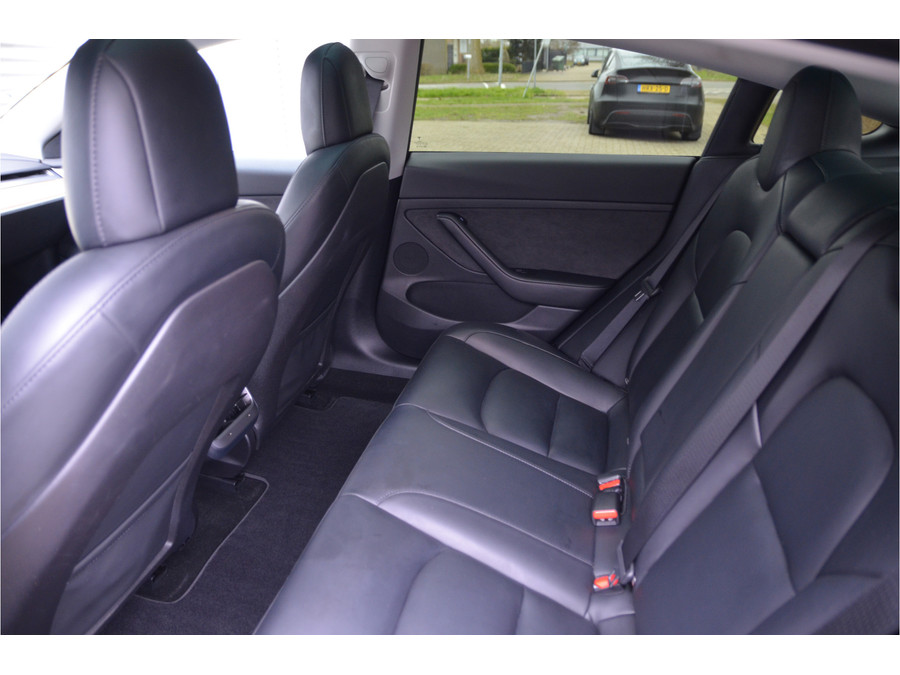 Tesla Model 3 Standard RWD Plus 60 kWh