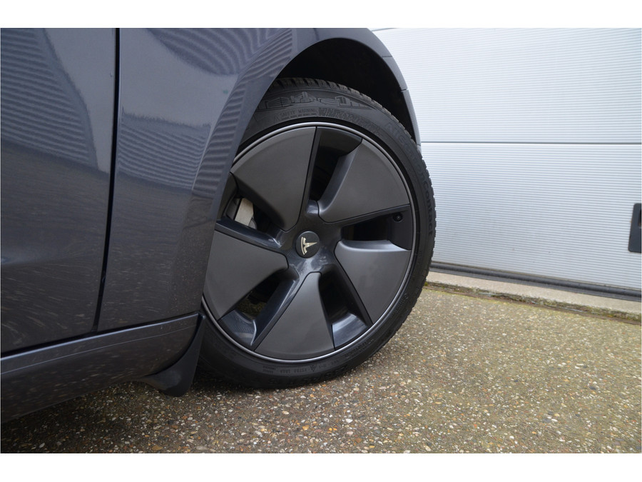 Tesla Model 3 Standard RWD Plus 60 kWh