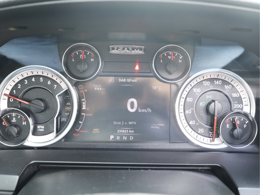 Dodge RAM 1500 5.7 V8 SPORT CREW CAB RAMBOX