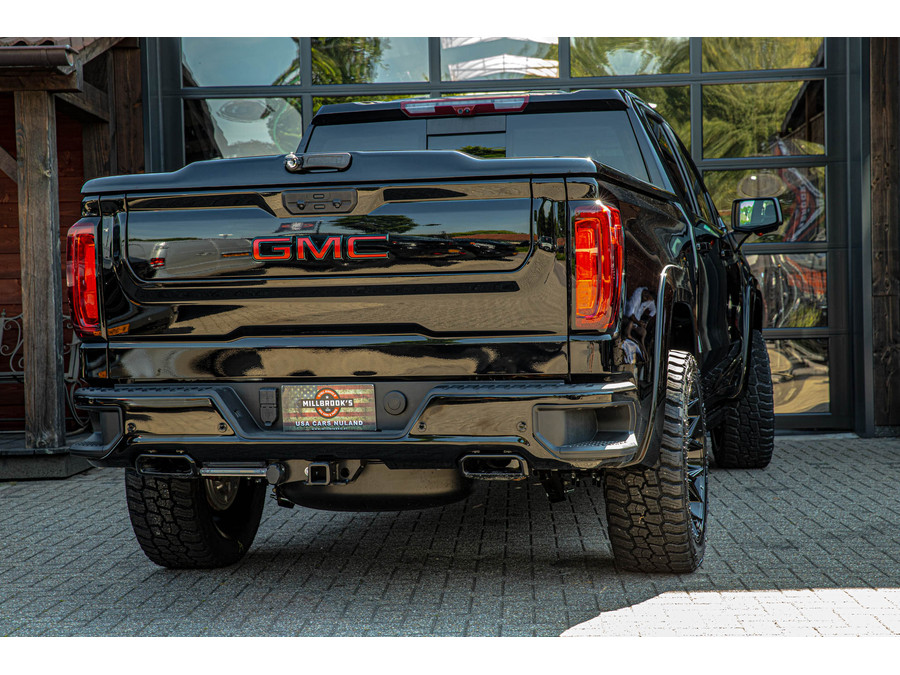 GMC Sierra Denali 6.2L V8