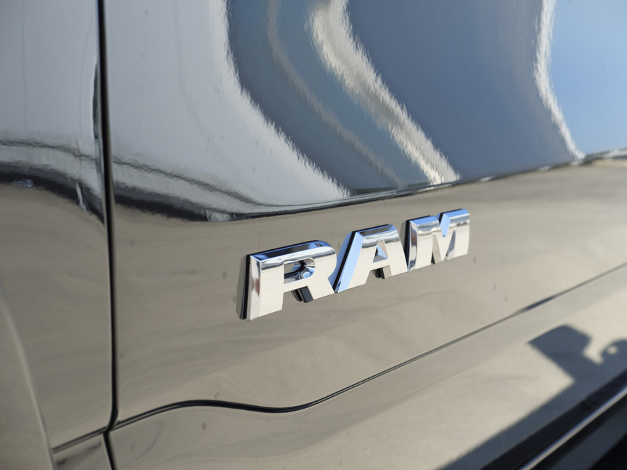 Dodge Ram 1500 | Laramie | Sport | Crew Cab | 4X4 |