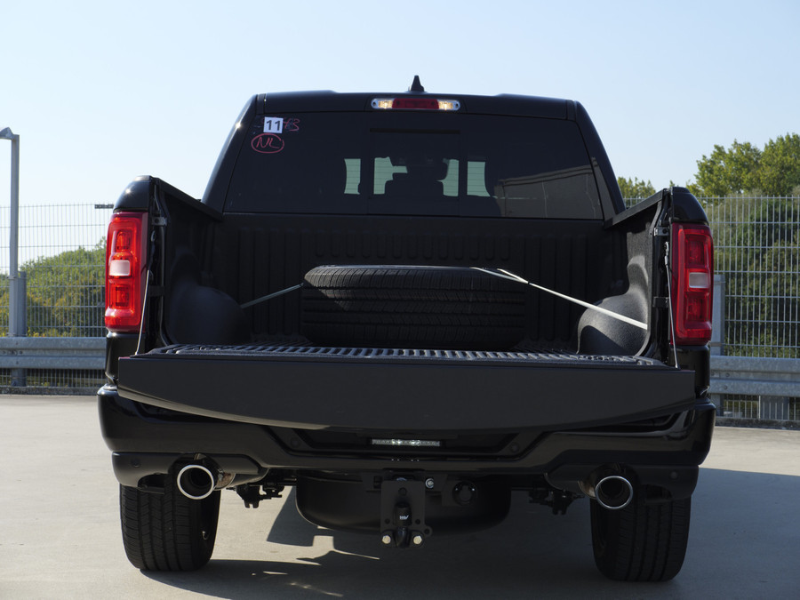 Dodge Ram 1500 | Laramie | Sport | Crew Cab | 4X4 |
