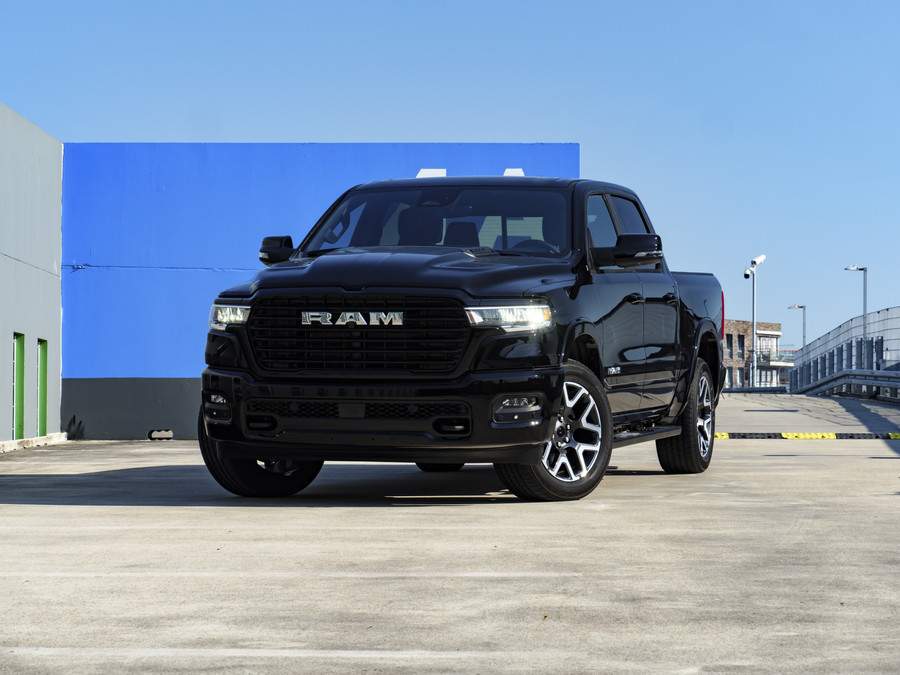 Dodge Ram 1500 | Laramie | Sport | Crew Cab | 4X4 |