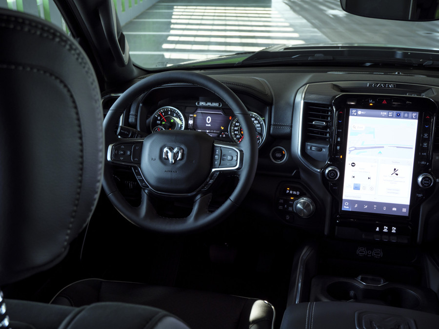 Dodge Ram 1500 | Laramie | Sport | Crew Cab | 4X4 |