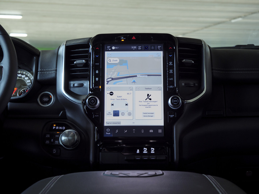 Dodge Ram 1500 | Laramie | Sport | Crew Cab | 4X4 |