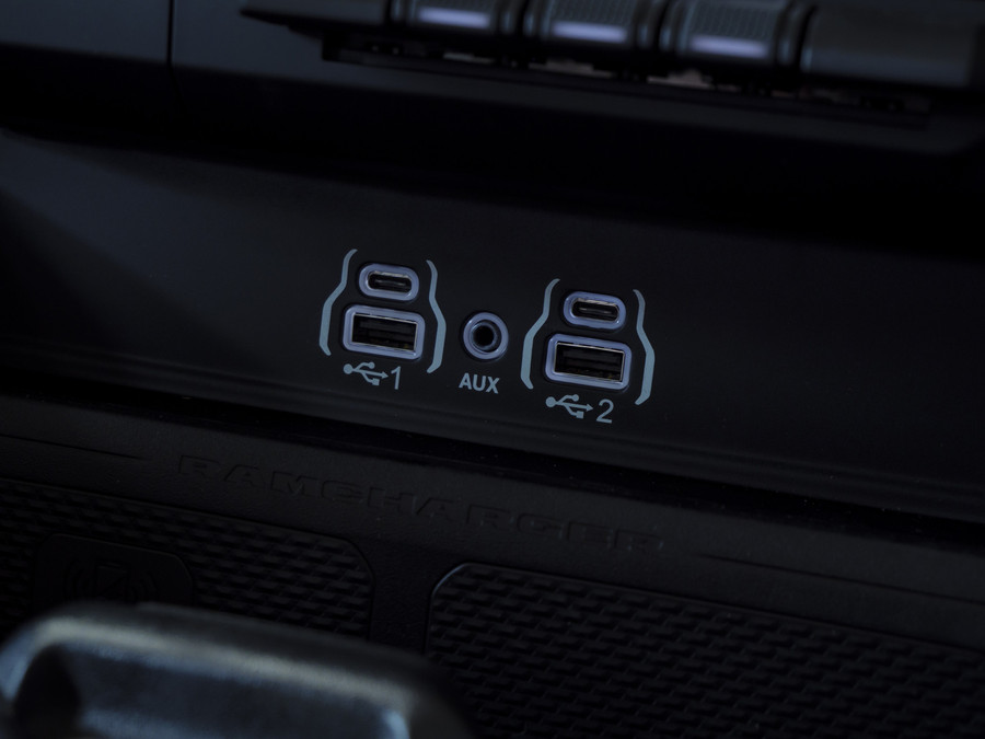 Dodge Ram 1500 | Laramie | Sport | Crew Cab | 4X4 |