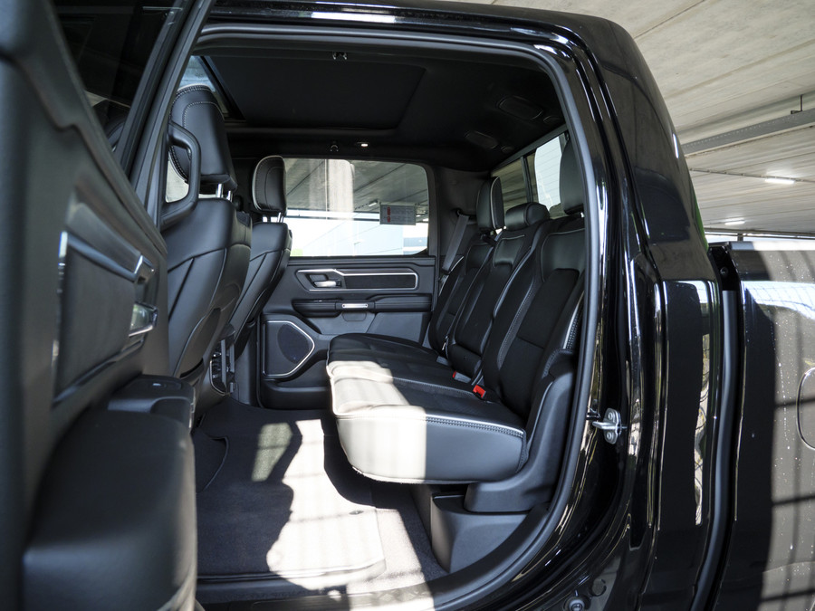 Dodge Ram 1500 | Laramie | Sport | Crew Cab | 4X4 |