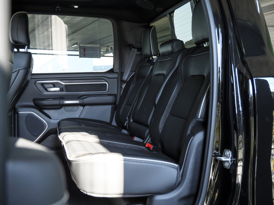 Dodge Ram 1500 | Laramie | Sport | Crew Cab | 4X4 |