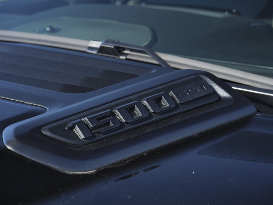 Dodge Ram 1500 | Laramie | Sport | Crew Cab | 4X4 |