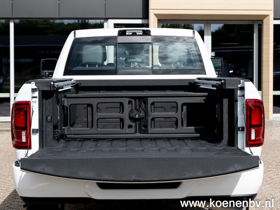 Dodge RAM Pickup Laramie 3500 Crew Cab C Rijbewijs 6.7 Cummings Diesel High Output
