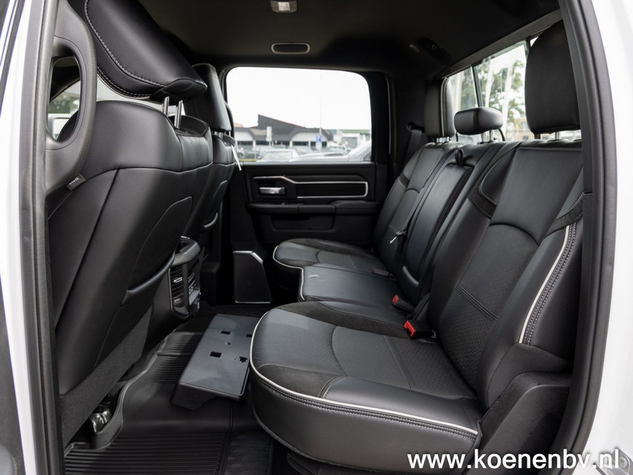 Dodge RAM Pickup Laramie 3500 Crew Cab C Rijbewijs 6.7 Cummings Diesel High Output