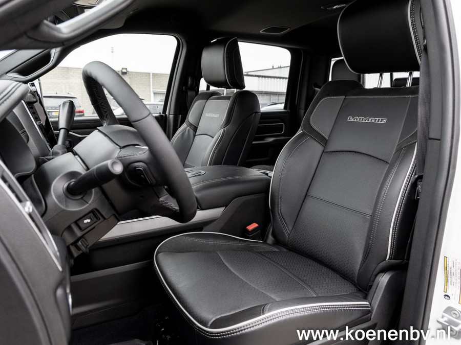 Dodge RAM Pickup Laramie 3500 Crew Cab C Rijbewijs 6.7 Cummings Diesel High Output