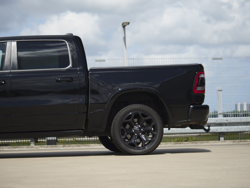 Dodge Ram 1500 | Limited | 5.7 V8 | 4x4 | Crew Cab