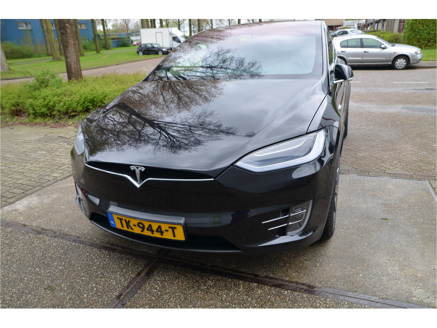 Tesla Model X 100D