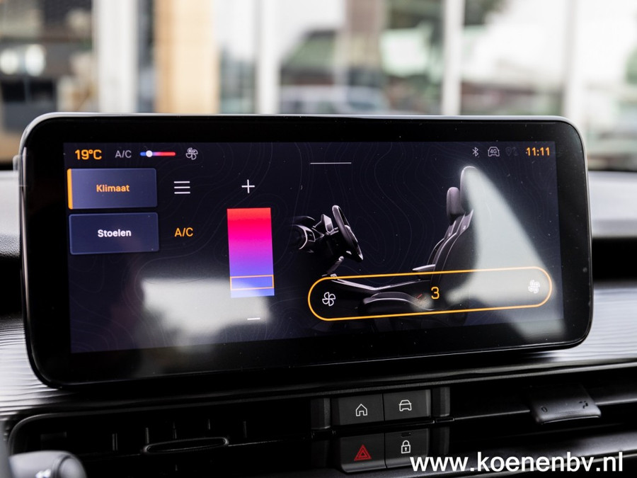 Jeep Avenger 1.2 E-Hybrid Longitude Automaat Airco / Carplay/ 16/ Winterpack