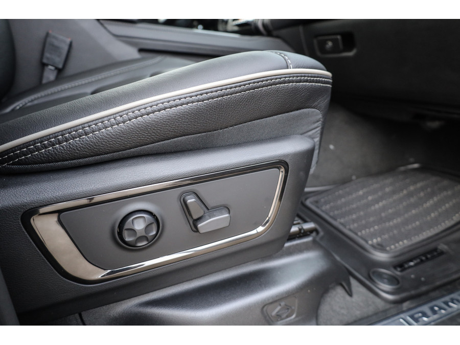 Dodge RAM 1500 | Limited | 5.7 V8 | HEMI |