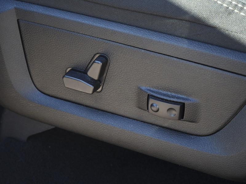 Dodge Ram 1500 | Warlock | 5.7 V8 | 4x4 | Crew Cab |