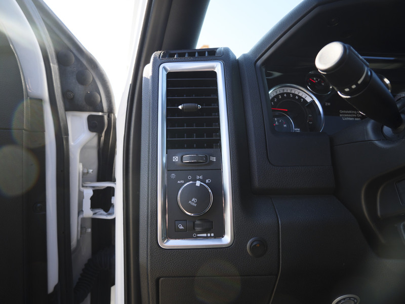 Dodge Ram 1500 | Warlock | 5.7 V8 | 4x4 | Crew Cab |