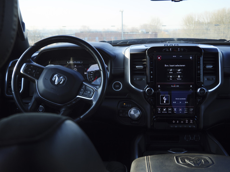 Dodge Ram 1500 | Laramie | 5.7 V8 | 4x4 | Crew Cab