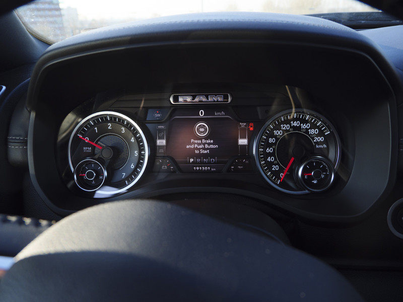 Dodge Ram 1500 | Laramie | 5.7 V8 | 4x4 | Crew Cab