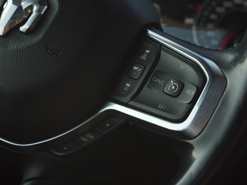 Dodge Ram 1500 | Laramie | 5.7 V8 | 4x4 | Crew Cab