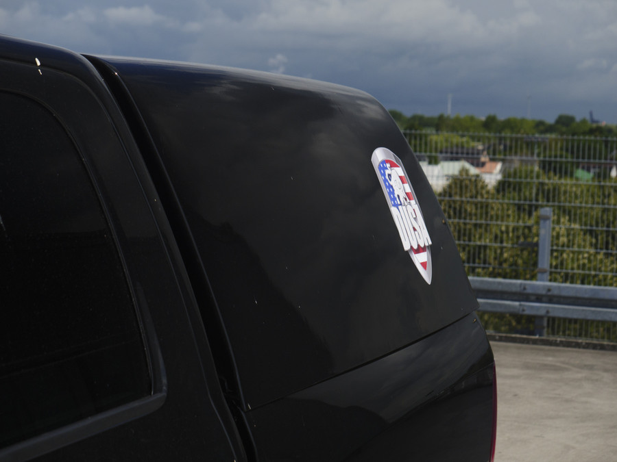 RAM 1500 Classic | SLT | 5.7L HEMI | Container | Night Edition