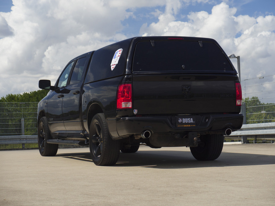 RAM 1500 Classic | SLT | 5.7L HEMI | Container | Night Edition