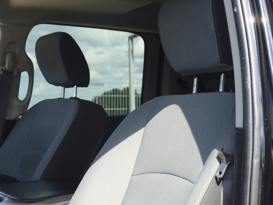 RAM 1500 Classic | SLT | 5.7L HEMI | Container | Night Edition
