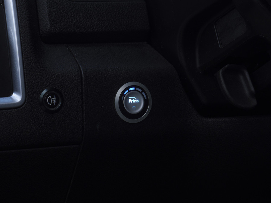 RAM 1500 Classic | SLT | 5.7L HEMI | Container | Night Edition