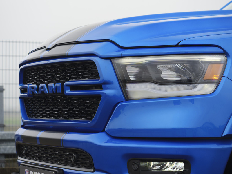 Dodge Ram 1500 | Bighorn | 5.7 HEMI V8 | 4x4 | Crew Cab |