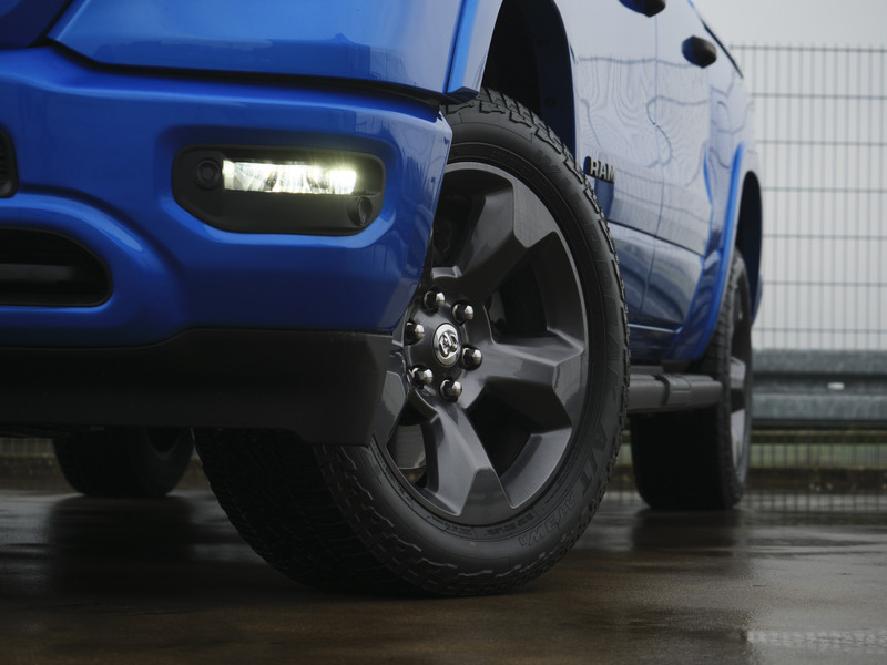 Dodge Ram 1500 | Bighorn | 5.7 HEMI V8 | 4x4 | Crew Cab |