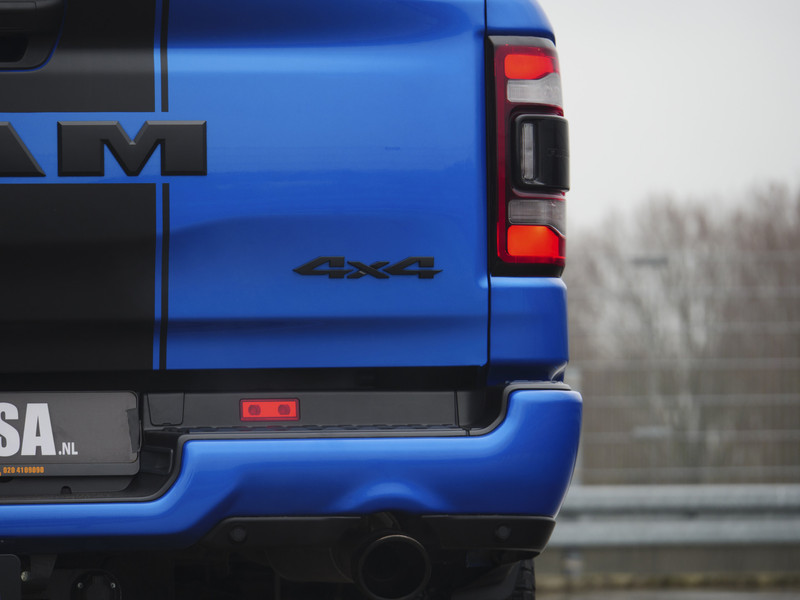 Dodge Ram 1500 | Bighorn | 5.7 HEMI V8 | 4x4 | Crew Cab |