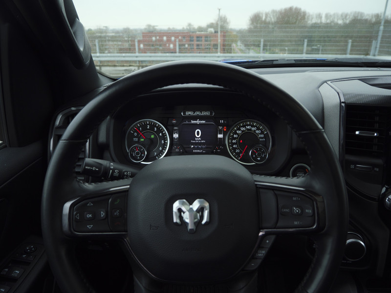 Dodge Ram 1500 | Bighorn | 5.7 HEMI V8 | 4x4 | Crew Cab |