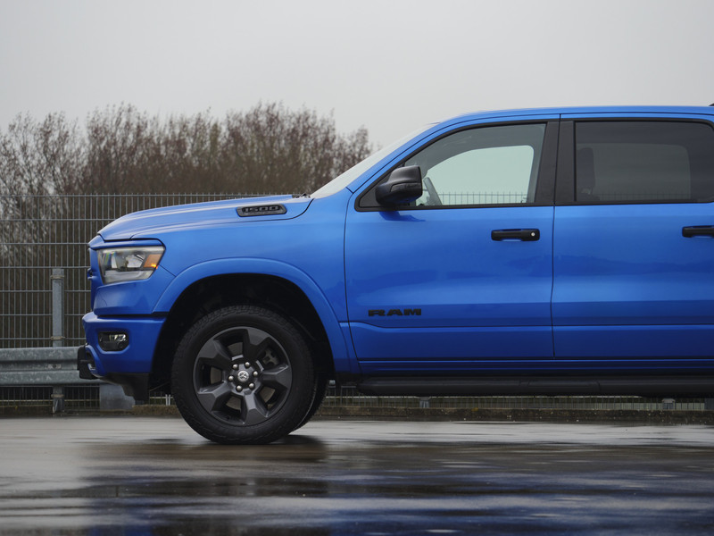 Dodge Ram 1500 | Bighorn | 5.7 HEMI V8 | 4x4 | Crew Cab |
