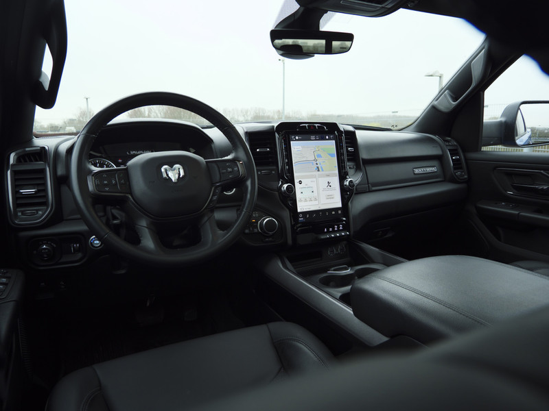 Dodge Ram 1500 | Bighorn | 5.7 HEMI V8 | 4x4 | Crew Cab |