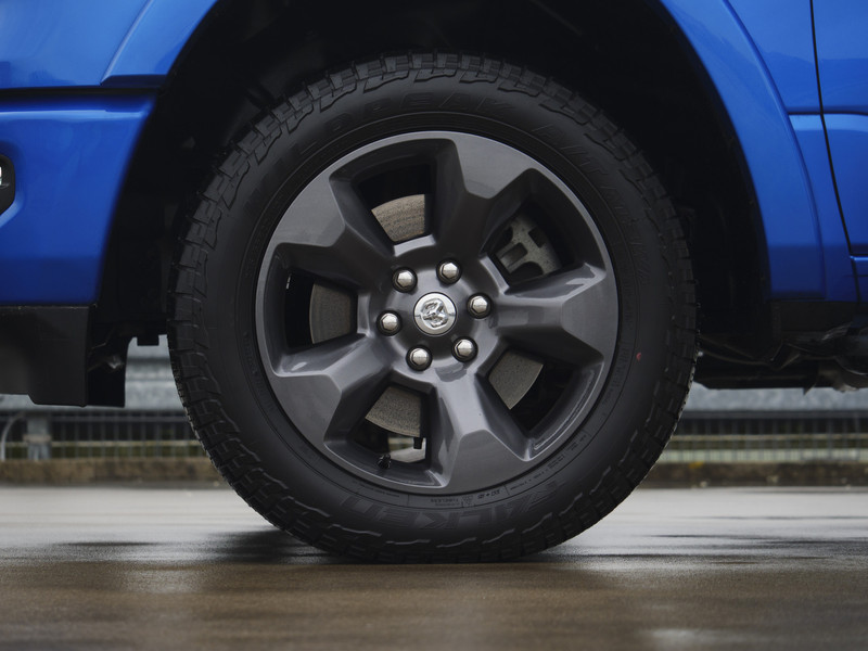 Dodge Ram 1500 | Bighorn | 5.7 HEMI V8 | 4x4 | Crew Cab |