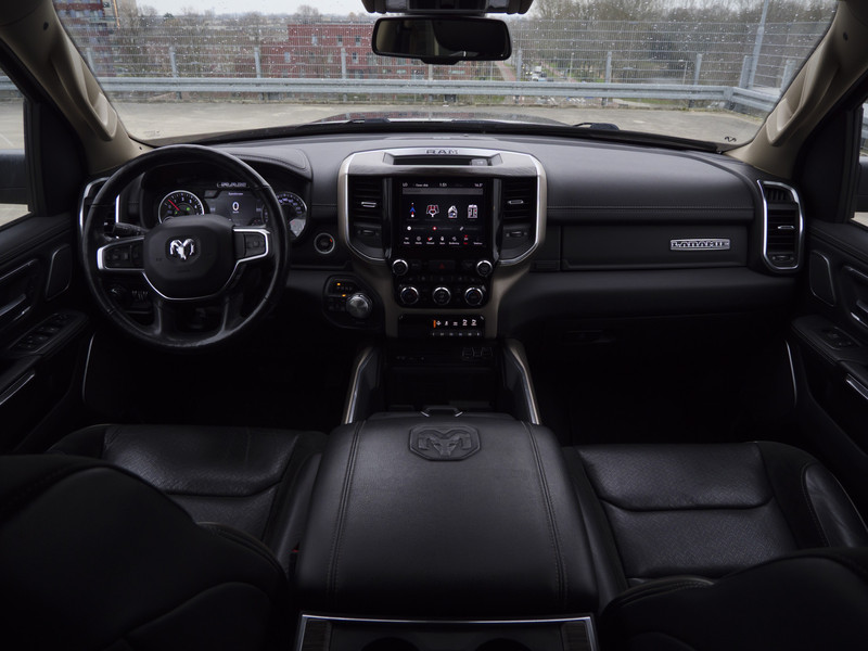 Dodge Ram 1500 | Laramie | 5.7 HEMI V8 | 4x4 | Crew Cab