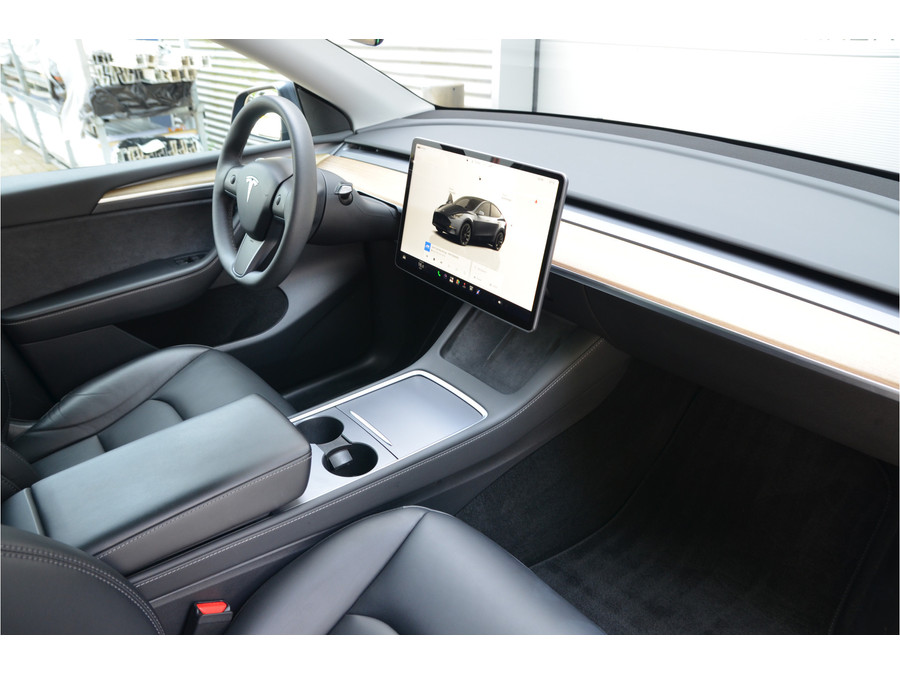 Tesla Model Y RWD 58 kWh